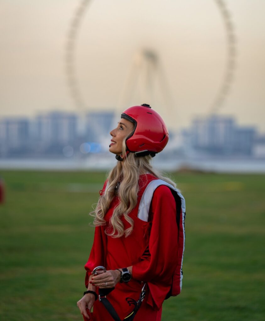 Dubaï > une arlonaise défie le ciel