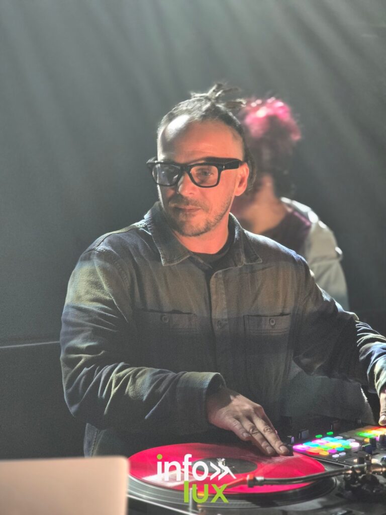 UHF L'ENTREPÔT ARLON - Ganjo Solo