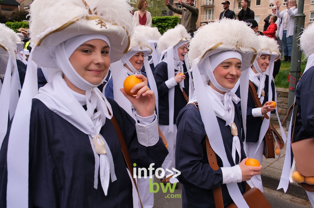 Braine-l'Alleud > Carnaval 2026 > Gilles et paysannes