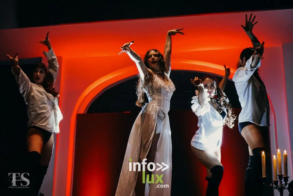 Namur > Cabaret > Red Velvet > Photos