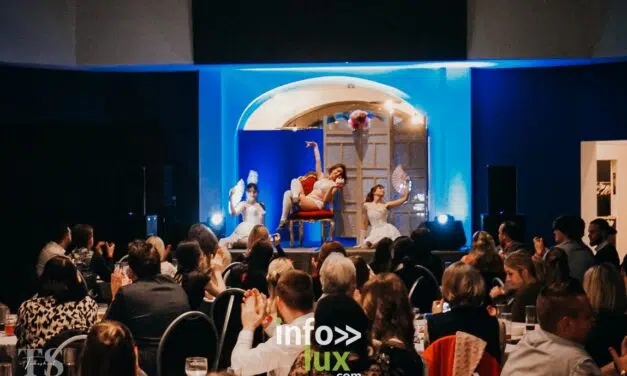 Namur > Cabaret > Red Velvet > Photos