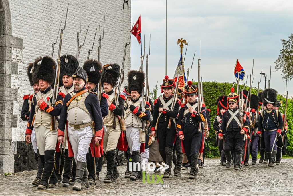 À Waterloo, la reconstitution des combats d’Hougoumont plonge les visiteurs au cœur d’un week-end historique intense