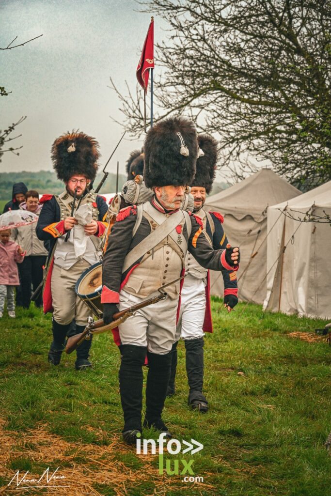 À Waterloo, la reconstitution des combats d’Hougoumont plonge les visiteurs au cœur d’un week-end historique intense