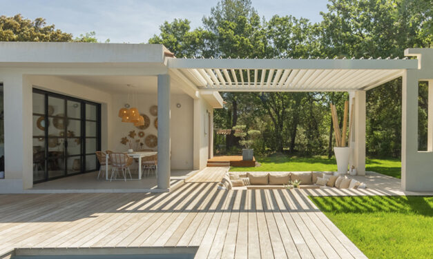 Pergola Camargue Renson chez WB Outdoor Concept : la terrasse haut de gamme en Province de Luxembourg et au Grand-Duche