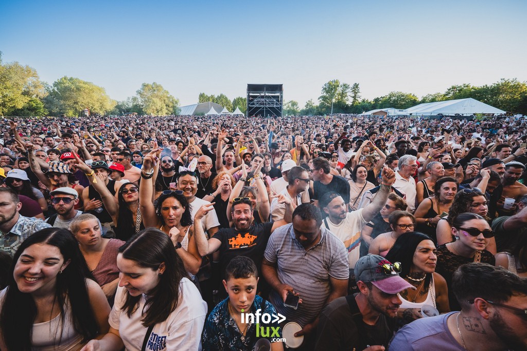 Camping et hébergement pour les festivals de Wallonie 2026 : tarifs, navettes, conseils par festival