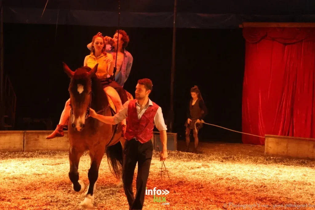 Boisseilles > Festi’Cheval > Cirque vivant > Photos