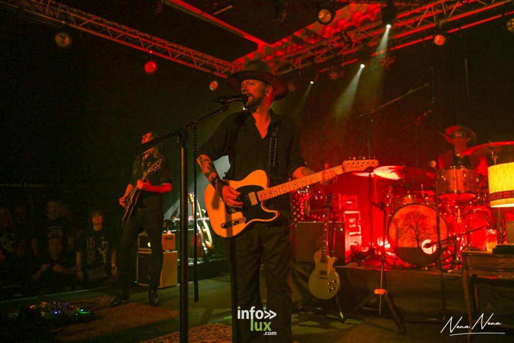 Ittre > Concert > Kiefer Sutherland > Photos