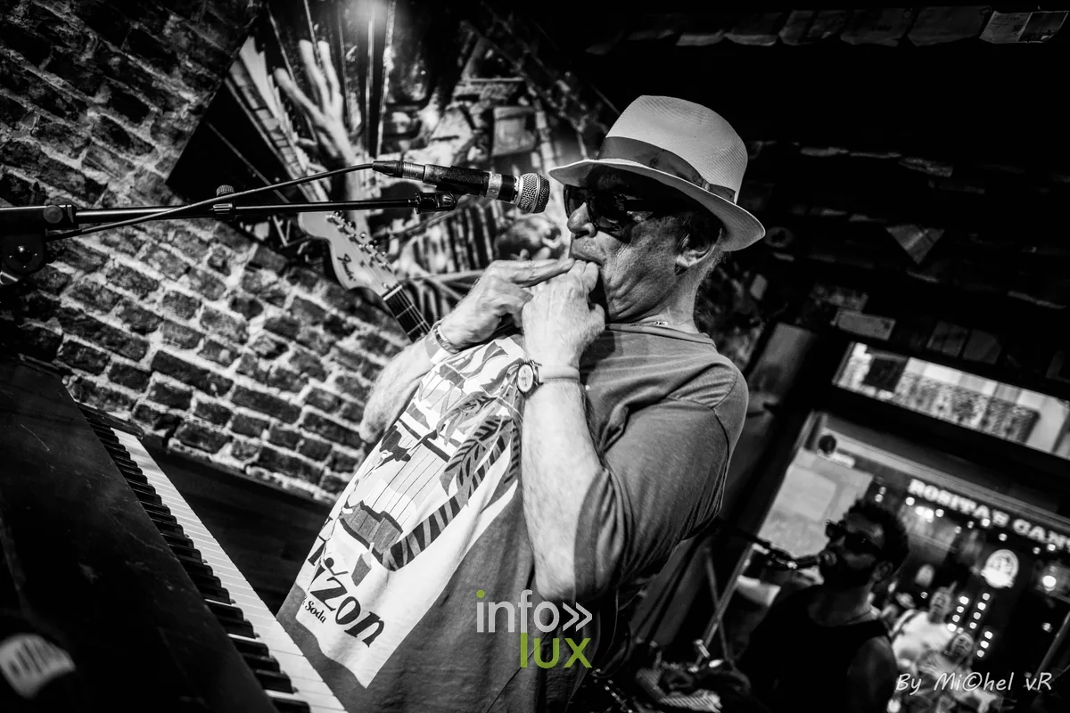 Boogie Boy en concert au Café Bizon — Brussels Jazz Weekend 2026 Day Two, photo 3 par Michel van Rhijn (noir et blanc)