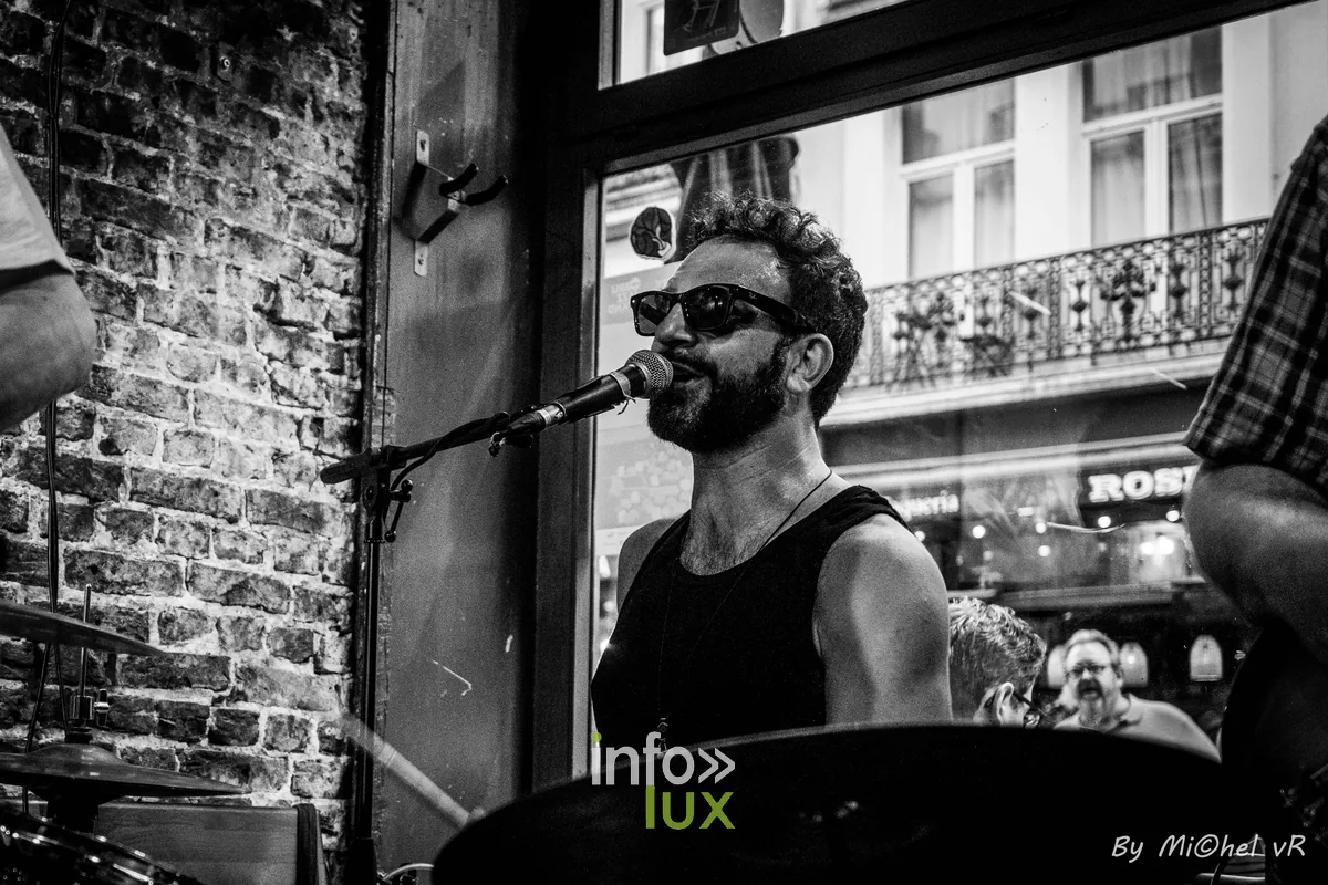 Boogie Boy en concert au Café Bizon — Brussels Jazz Weekend 2026 Day Two, photo 6 par Michel van Rhijn (noir et blanc)