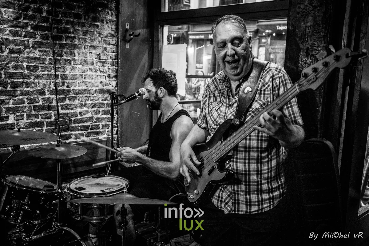 Boogie Boy en concert au Café Bizon — Brussels Jazz Weekend 2026 Day Two, photo 15 par Michel van Rhijn (noir et blanc)