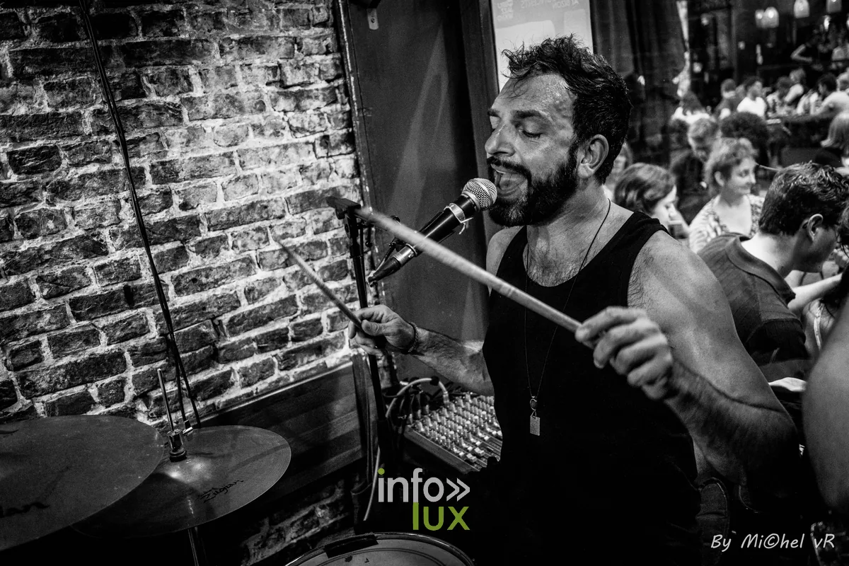 Boogie Boy en concert au Café Bizon — Brussels Jazz Weekend 2026 Day Two, photo 19 par Michel van Rhijn (noir et blanc)