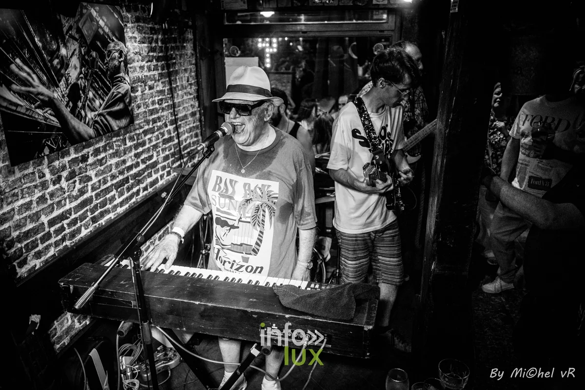 Boogie Boy en concert au Café Bizon — Brussels Jazz Weekend 2026 Day Two, photo 32 par Michel van Rhijn (noir et blanc)