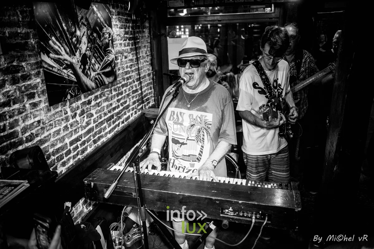 Boogie Boy en concert au Café Bizon — Brussels Jazz Weekend 2026 Day Two, photo 36 par Michel van Rhijn (noir et blanc)