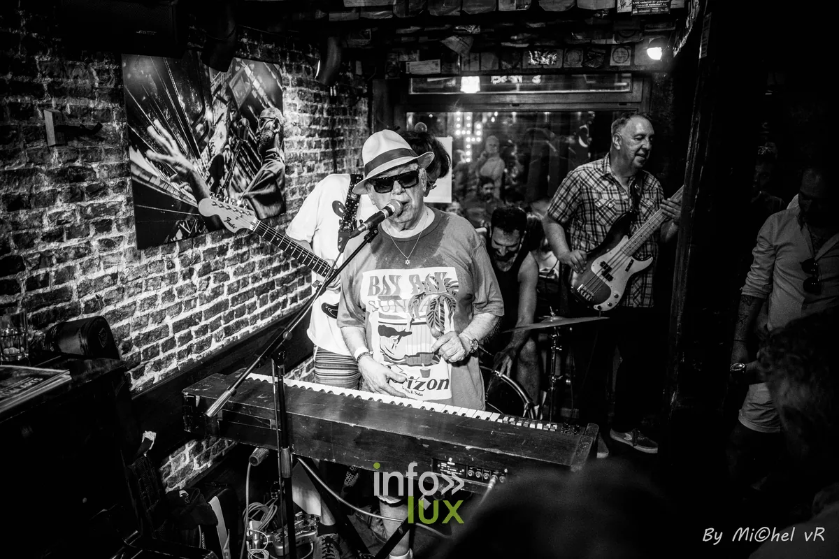 Boogie Boy en concert au Café Bizon — Brussels Jazz Weekend 2026 Day Two, photo 37 par Michel van Rhijn (noir et blanc)