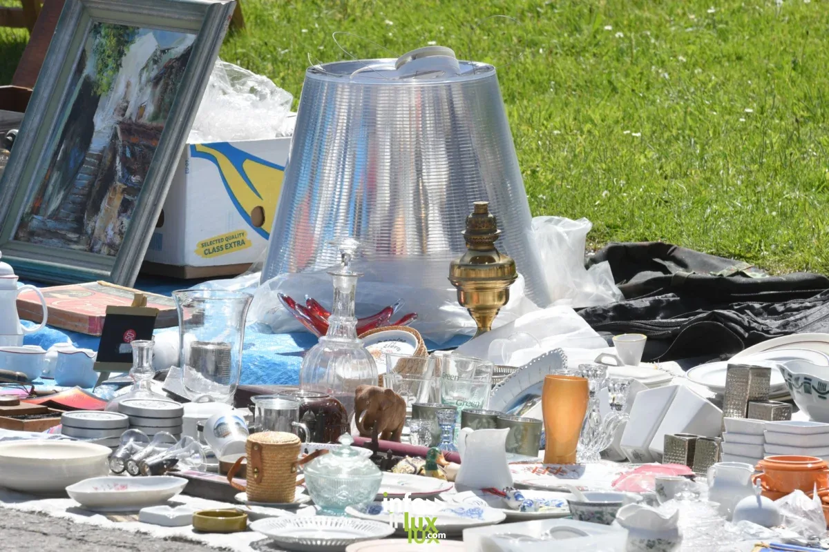 Etalle > Brocante > Brocante en Musique, environ 200 exposants