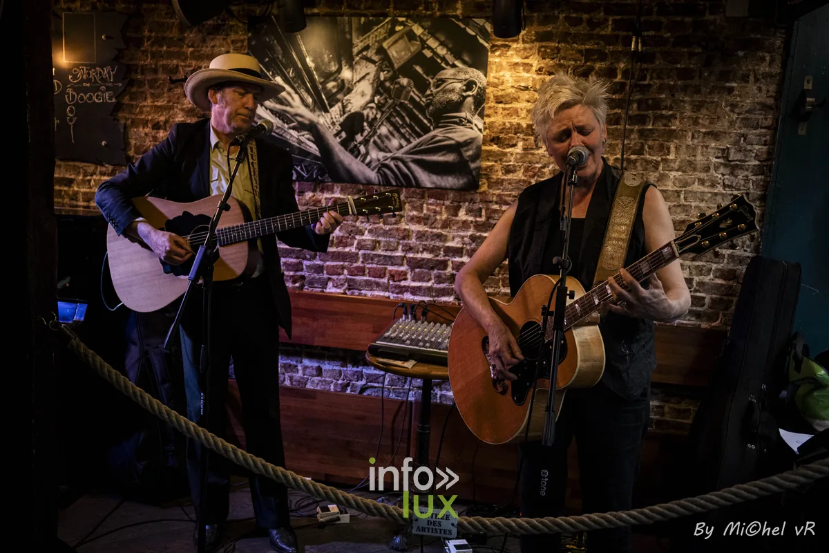 Bruno Deneckere et Kathleen Vandenhoudt en concert au Café Bizon — Brussels Jazz Weekend 2026 Day One, photo 4 par Michel van Rhijn