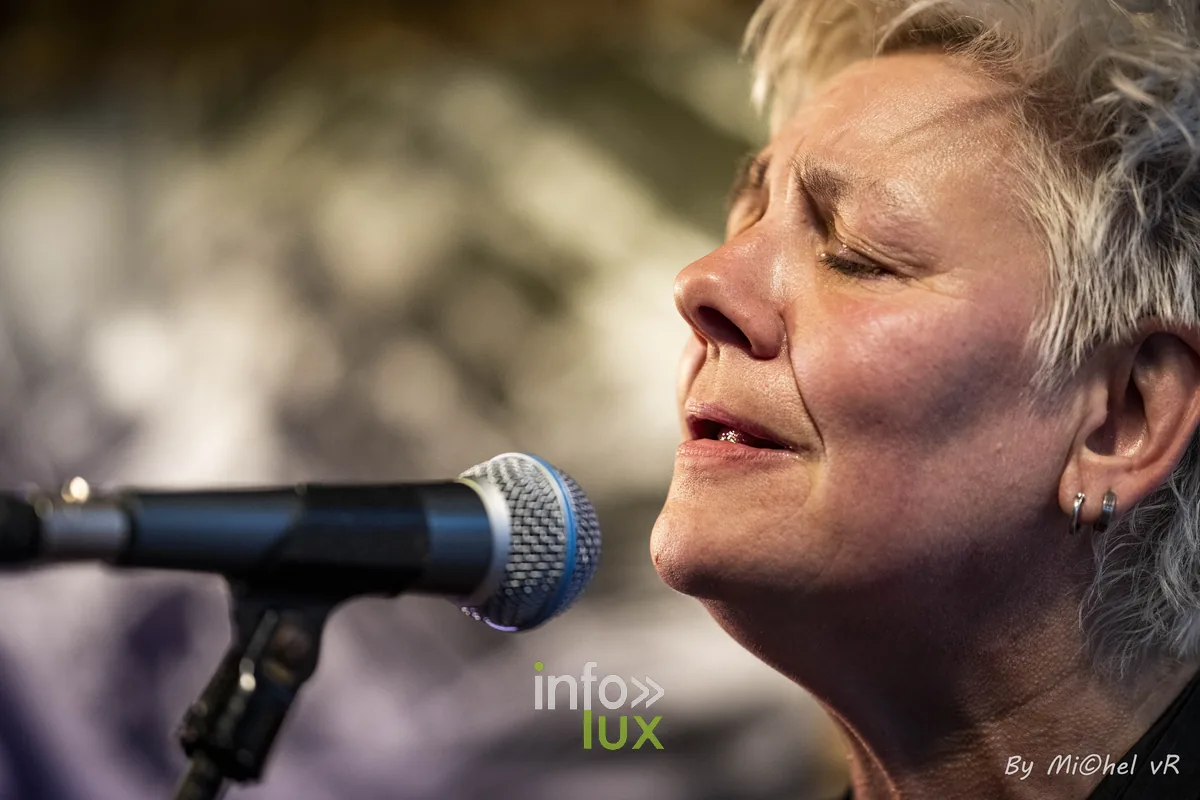 Bruno Deneckere et Kathleen Vandenhoudt en concert au Café Bizon — Brussels Jazz Weekend 2026 Day One, photo 9 par Michel van Rhijn