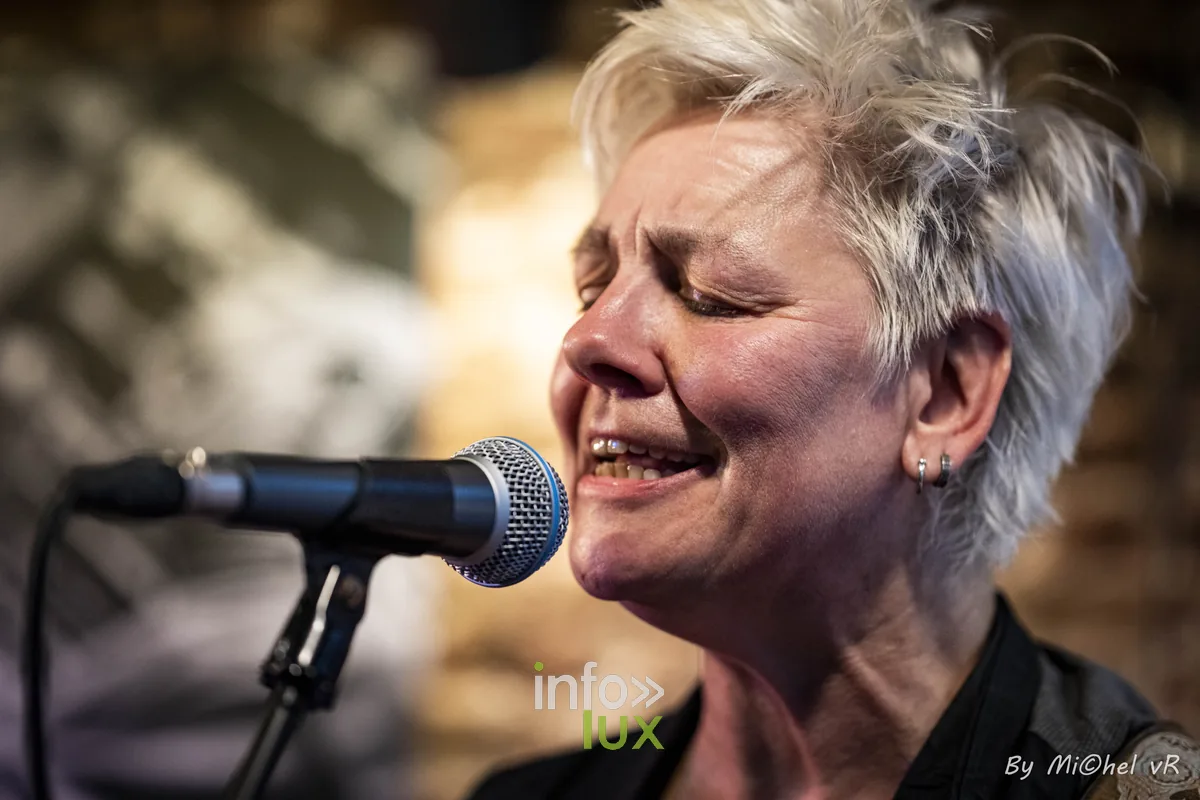 Bruno Deneckere et Kathleen Vandenhoudt en concert au Café Bizon — Brussels Jazz Weekend 2026 Day One, photo 10 par Michel van Rhijn