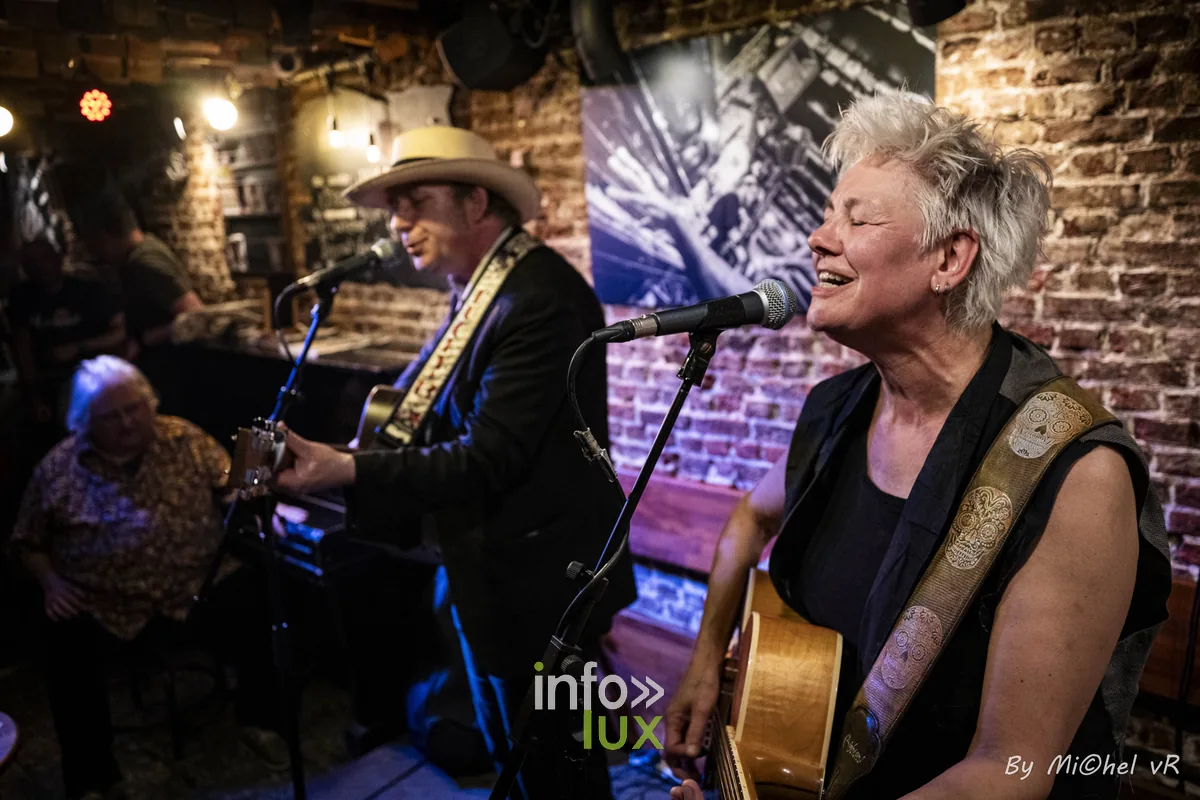Bruno Deneckere et Kathleen Vandenhoudt en concert au Café Bizon — Brussels Jazz Weekend 2026 Day One, photo 15 par Michel van Rhijn