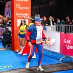 Ligne d'arrivee illuminee de l'ING Night Marathon Luxembourg 2026 - Photo Frederic Graas