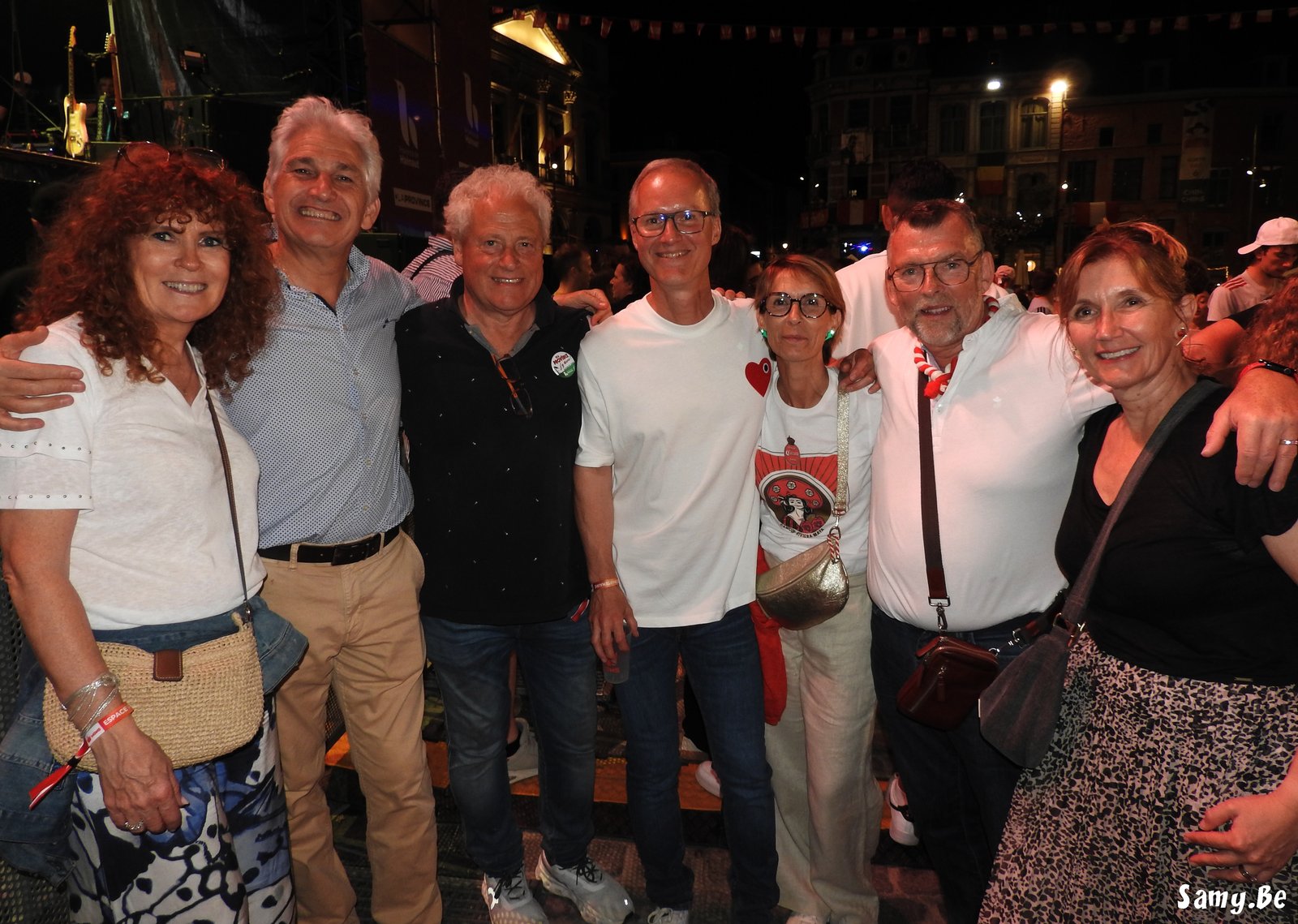 Spectateurs reunis sur la Grand-Place de Mons pour le Doudou 2026