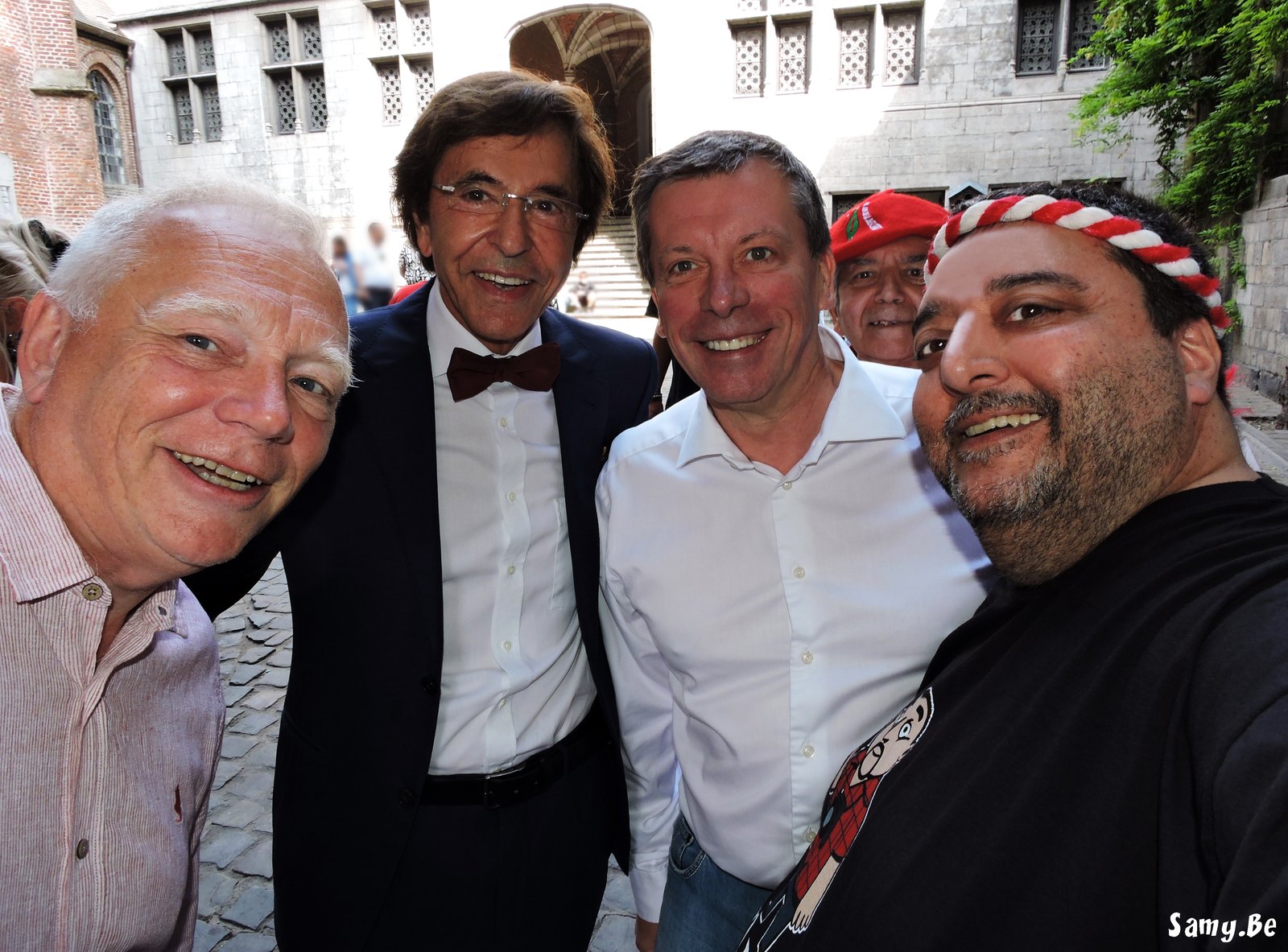 Groupe d'amis lors de la Ducasse de Mons