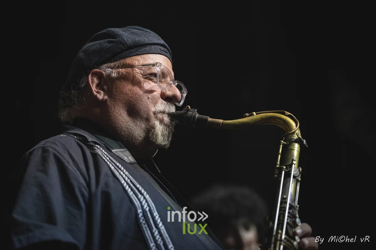 Scott Martin au saxophone tenor avec War au De Centrale de Gand