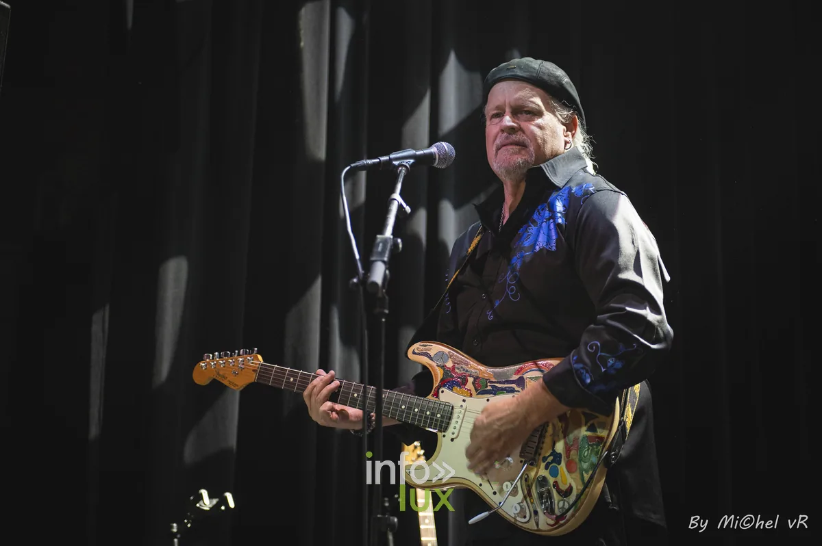 War en concert a De Centrale (Gand), 27 mai 2026 — 50th Anniversary Tour, photo 15 par Michel van Rhijn