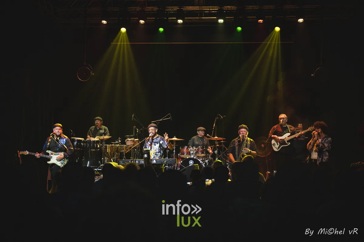 War en concert a De Centrale (Gand), 27 mai 2026 — 50th Anniversary Tour, photo 28 par Michel van Rhijn