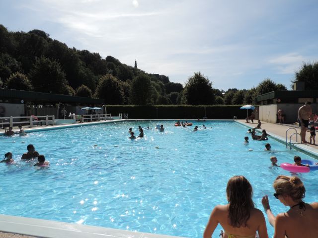 Piscine du Camping Le Florenville 2026 : nager en plein air au cœur de la Gaume