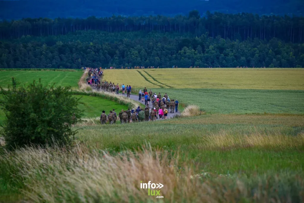La MESA, c'est quatre jours de marche, de mémoire et d’amitié au cœur de l'Ardenne belge