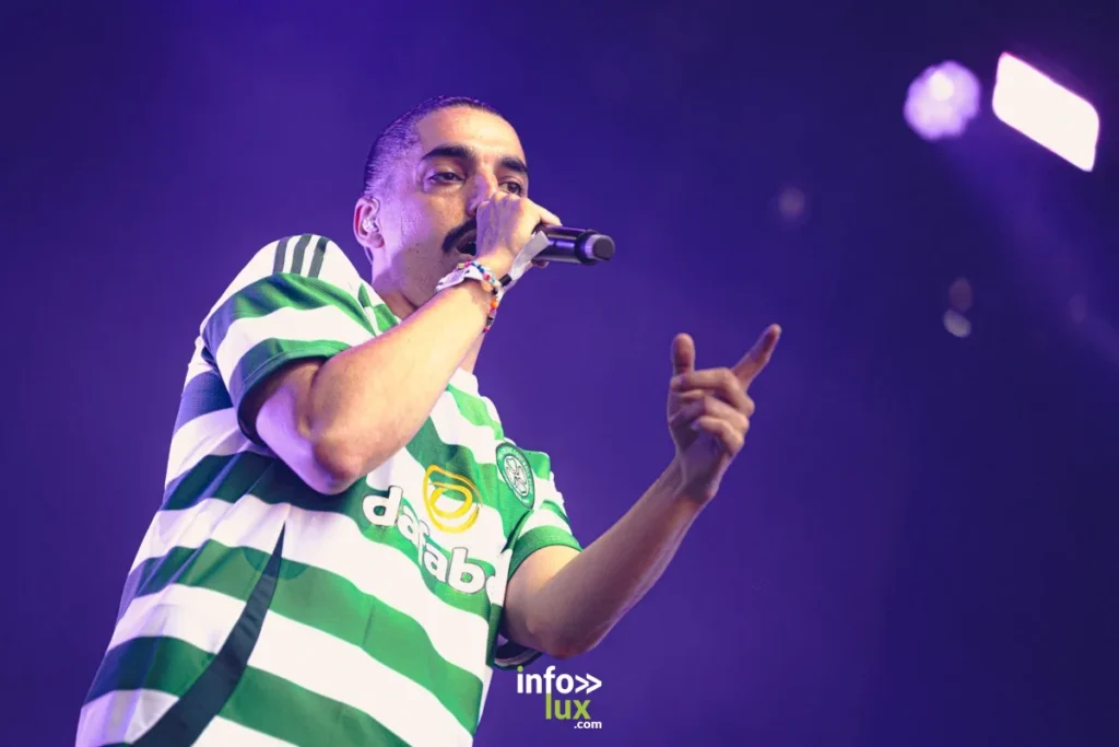 <strong>Accompagné cette année par La Fabrik des Francofolies, Dori a confirmé toute l'étendue de son talent lors d'une prestation sincère et chargée d'émotion sur la Clairière.</strong><br>
Crédit photo : <a href="https://instagram.com/florianruspini.pics" target="_blank">Florian Ruspini</a>