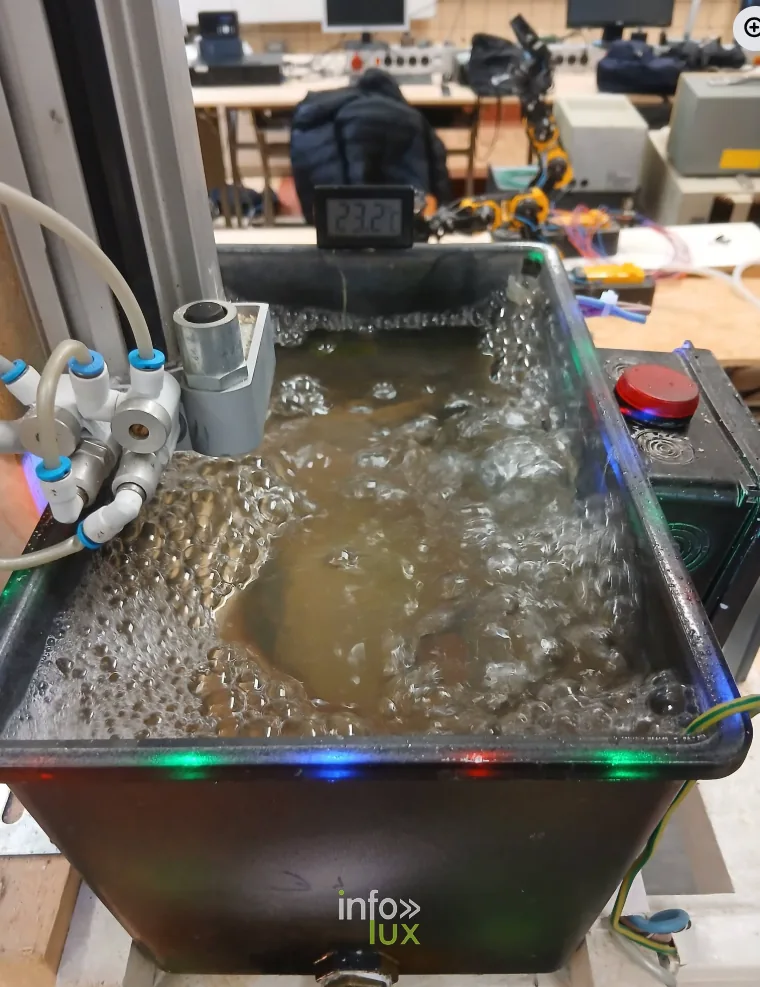 Cuve de process régulée : aération pneumatique, sonde de température et capteurs pilotés par l’automate — travaux d’élèves, Athénée Royal d’Athus