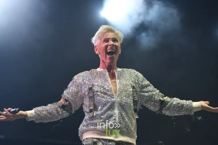 Plastic Bertrand sur la scene du Bastogne Summer Festival 2026, soiree Annees 80 a Bastogne