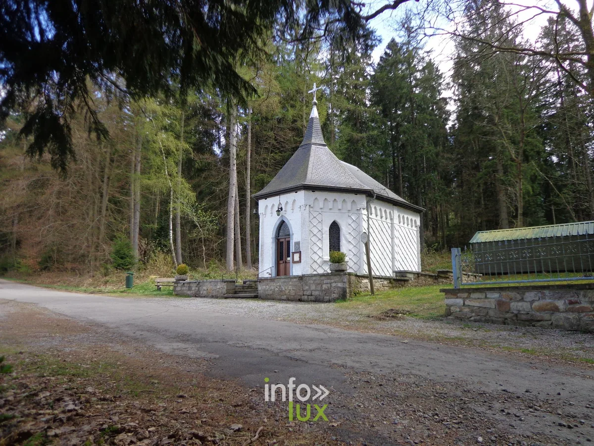 La chapelle de Tinseubois en forêt, près de Vielsalm