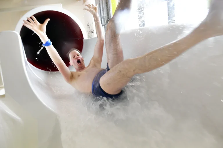 Piscines & jeux d’eau en province de Hainaut : où nager quand il fait très chaud