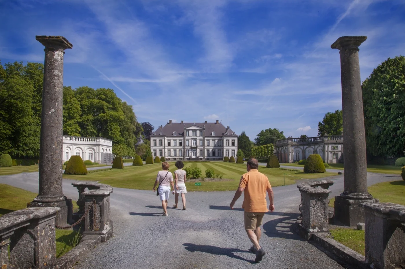 Le parc du Château d'Attre — Brugelette Le parc du chateau d'Attre, allees ombragees, province de Hainaut
