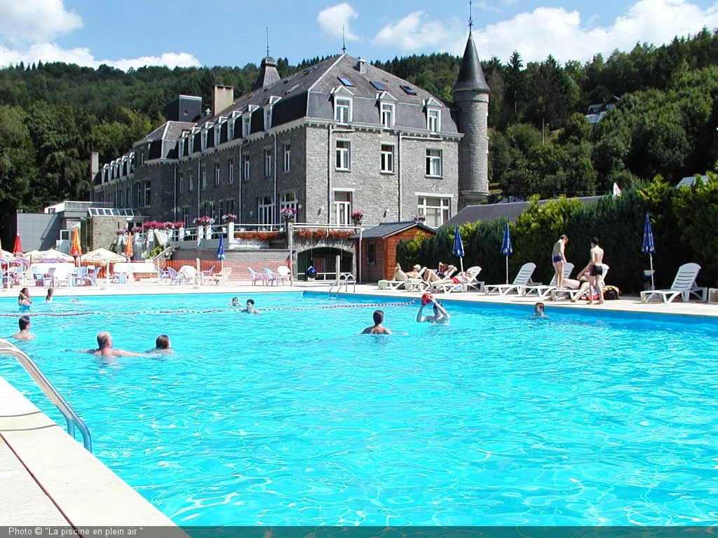 La piscine en plein air du Floréal — La Roche-en-Ardenne La piscine en plein air du Floréal a La Roche-en-Ardenne, province de Luxembourg