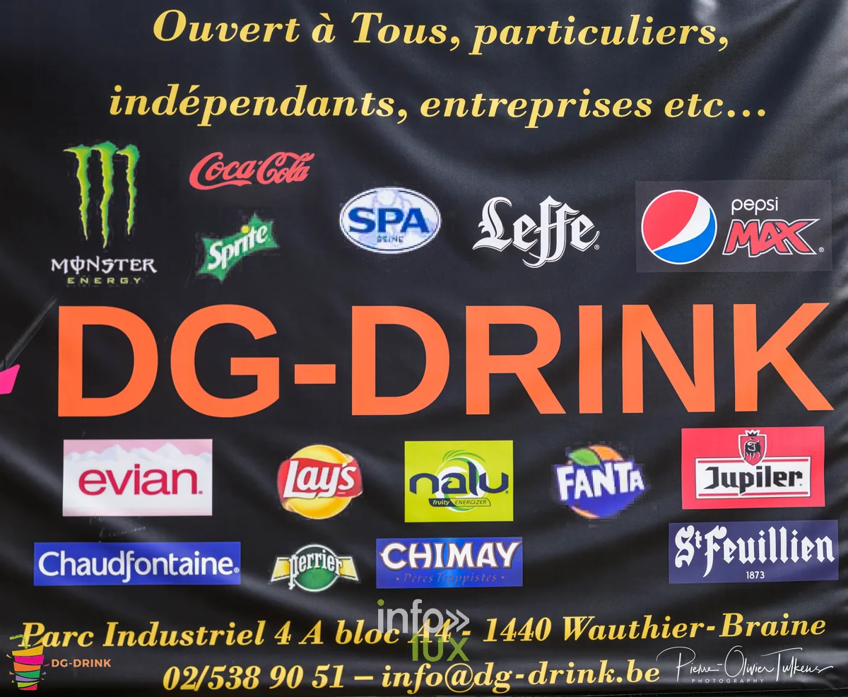 Stand et enseigne DG Drink, distributeur de boissons à Wauthier-Braine en Brabant wallon