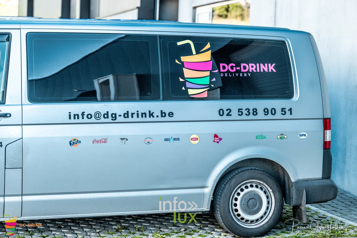Camionnette de livraison DG Drink, distributeur de boissons en Brabant wallon
