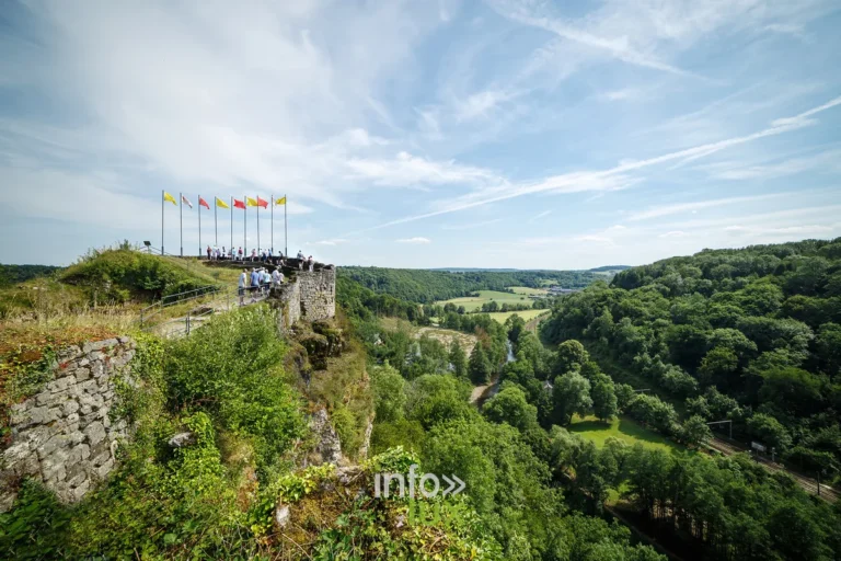 Le Domaine de Palogne à Vieuxville : nature au bord de l’Ourthe sous le château de Logne
