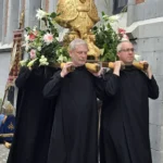 Doudou de Mons 2026 : procession de la Ducasse de sainte Waudru dans les rues de Mons (Hainaut) — photo 1
