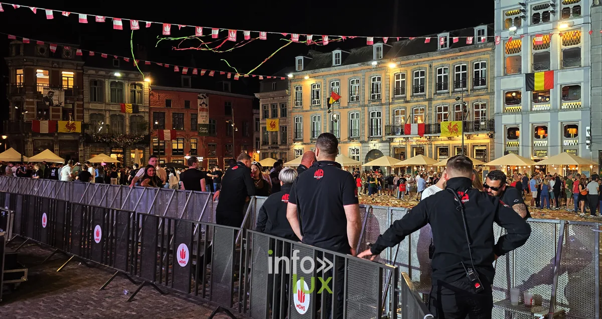 Équipe de sécurité de la Ville de Mons encadrant la Doudou Sound Party 2026 sur la Grand-Place