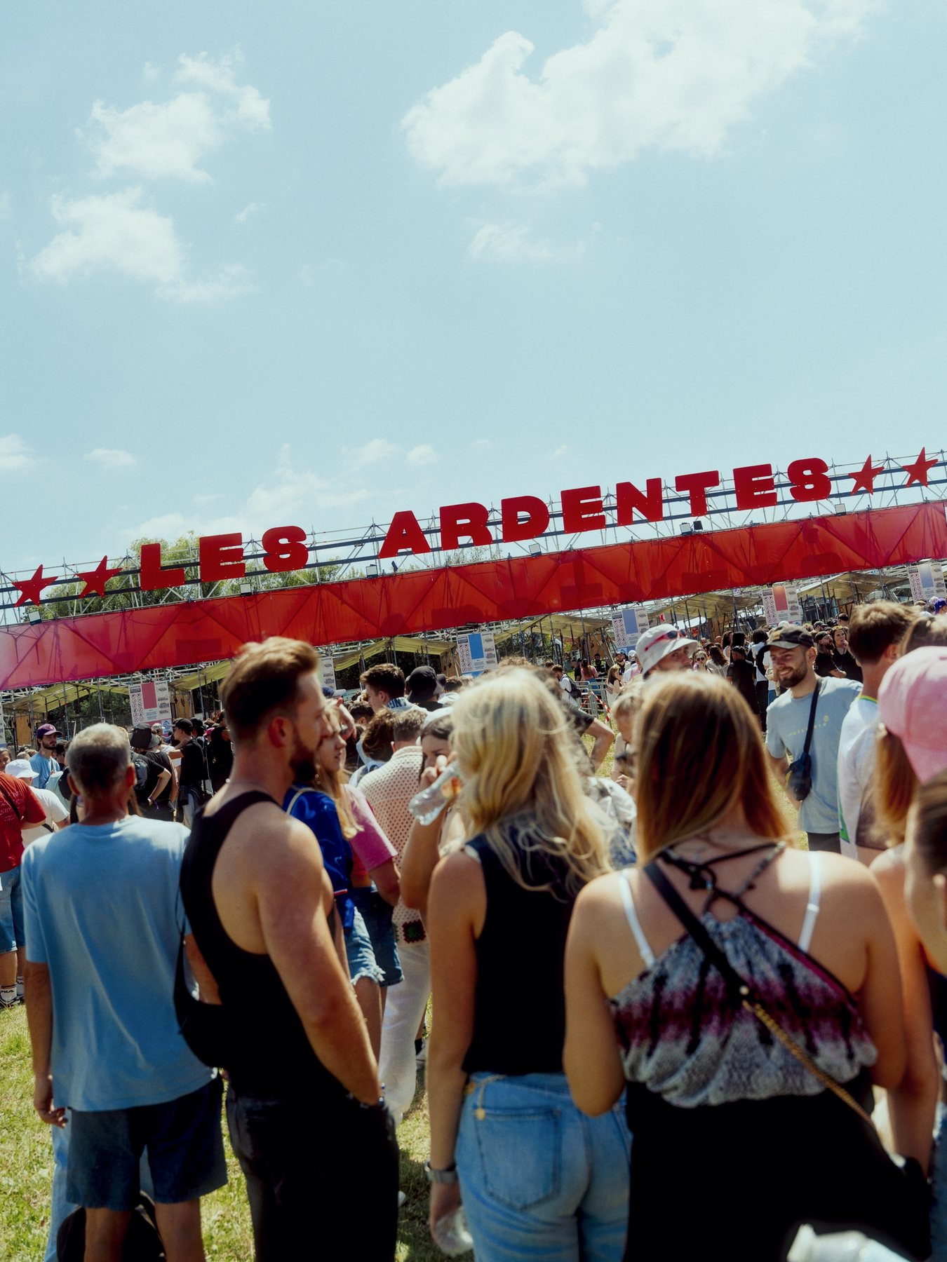 Entrée des festivaliers sur le site des Ardentes à Rocourt