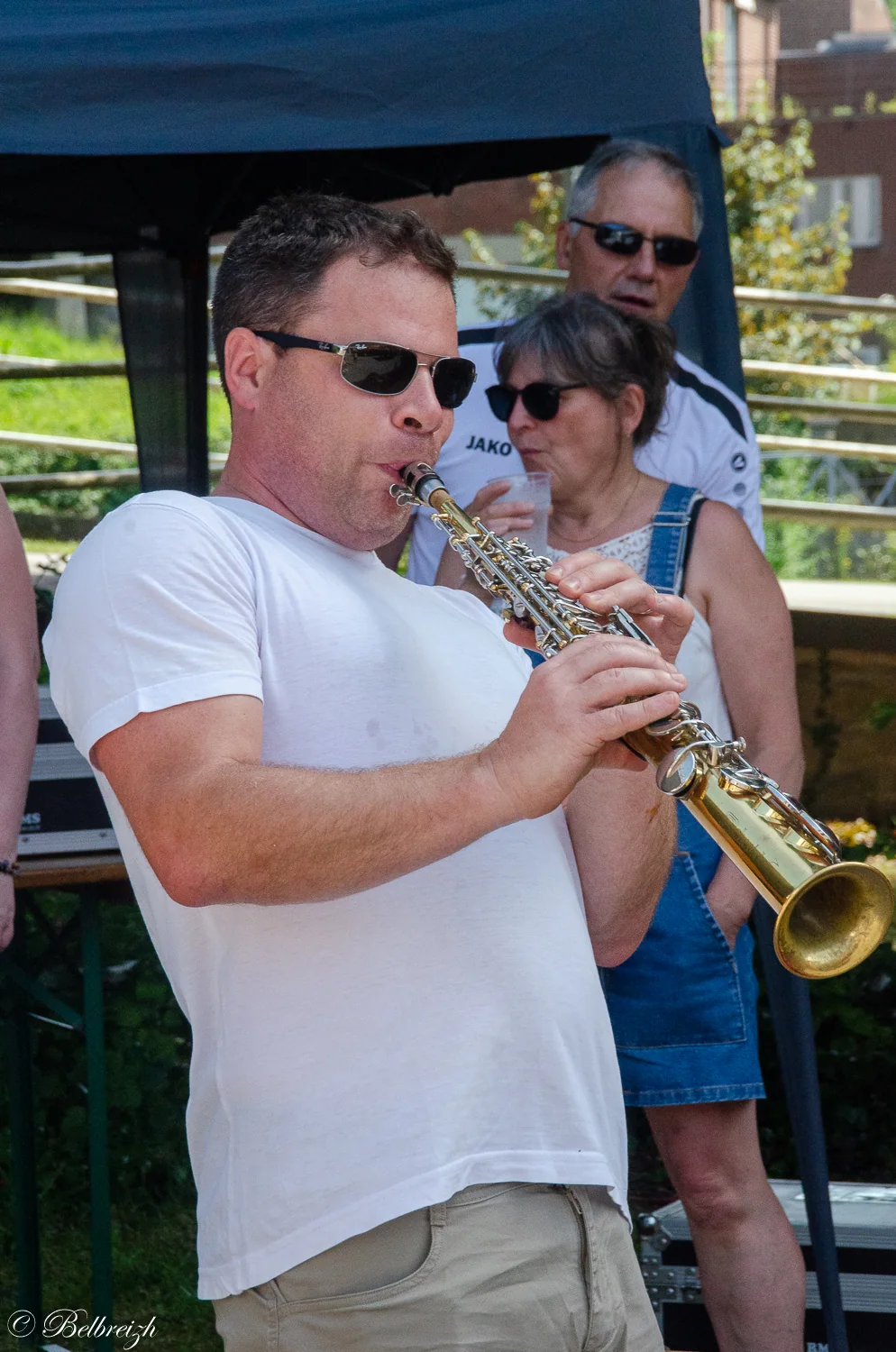 Cuivres en fête : la fanfare dixie lance les festivités au Parc Juliénas. — © Belbreizh (Paty)