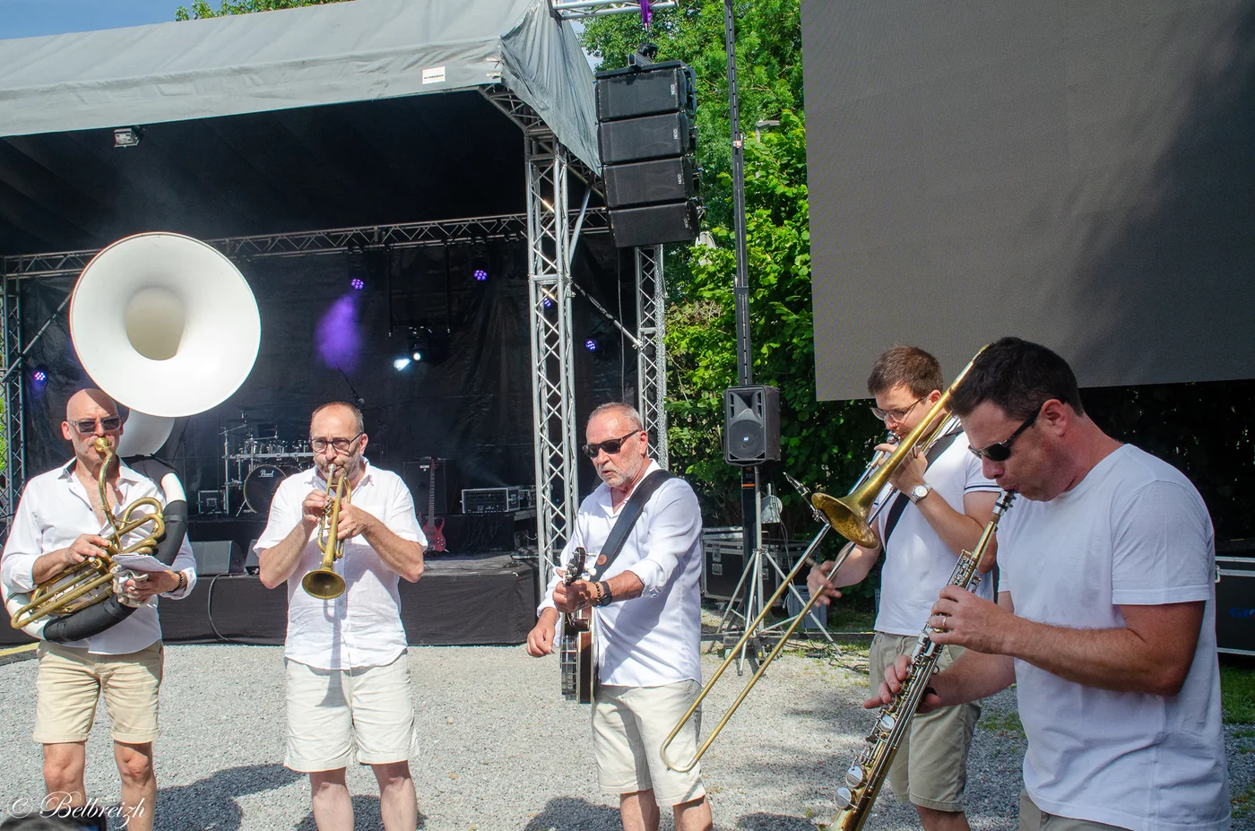 Fête de la Musique 2026 à Barvaux (Parc Juliénas, Durbuy) – © Belbreizh (Paty)