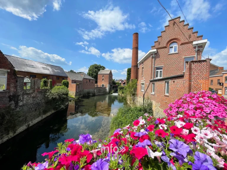 Le Grand Moulin d’Arenberg à Rebecq : une roue de 7,50 m et le Musée du Porphyre de Quenast