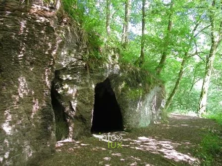 La grotte et l’ermitage de Saint-Remacle a Cugnon (Bertrix) : legende et panorama sur la Semois