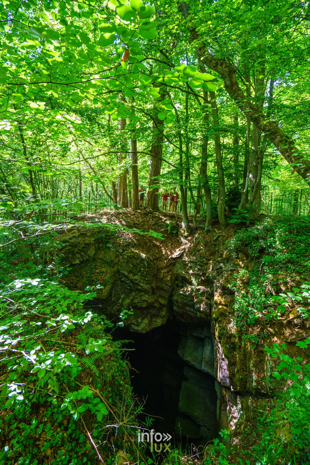 Faire de la speleologie en province de Luxembourg — un site souterrain de la province de Luxembourg