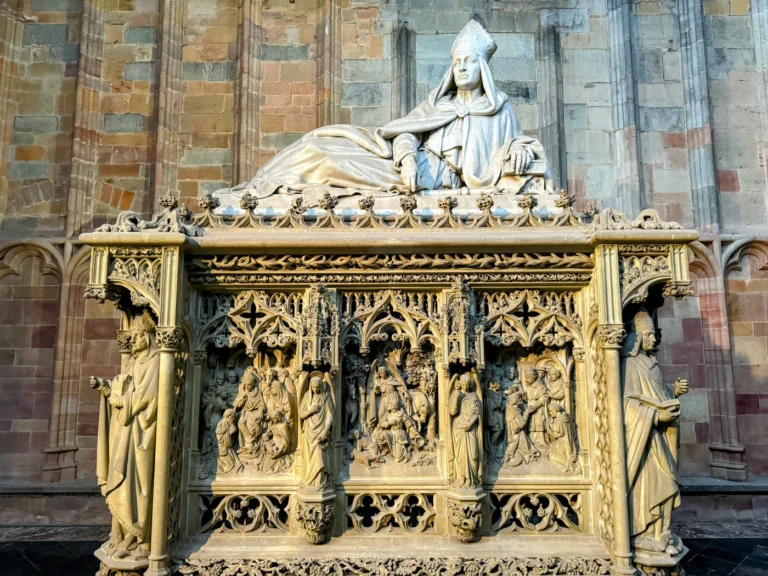 L’ancienne abbaye de Saint-Hubert, mille ans de vie bénédictine et un palais abbatial Régence